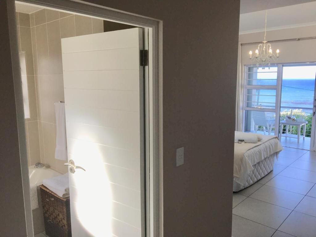 Vermont Hermanus - Views, Sunny, Right On The Sea Exterior photo